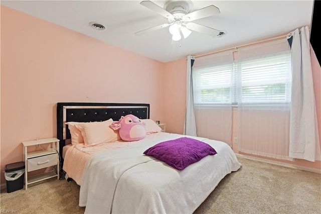 100 Horseshoe LNDG, Hampton, VA 23669