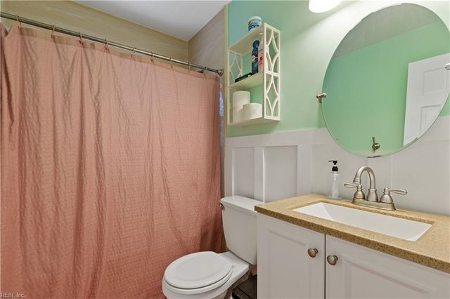 100 Horseshoe LNDG, Hampton, VA 23669