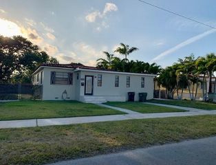 2910 SW 103rd Place, Miami, FL 33165