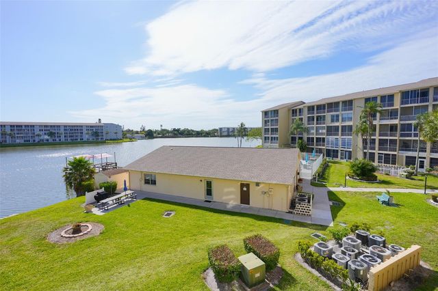 3607 LAKE BAYSHORE DRIVE 312, Bradenton, FL 34205