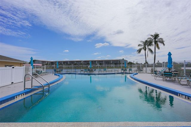 3607 LAKE BAYSHORE DRIVE 312, Bradenton, FL 34205