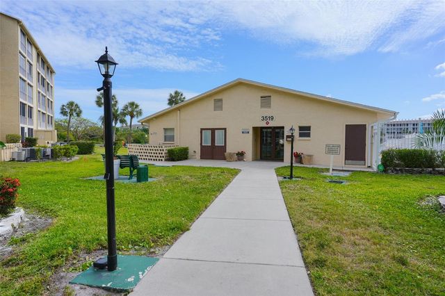 3607 LAKE BAYSHORE DRIVE 312, Bradenton, FL 34205