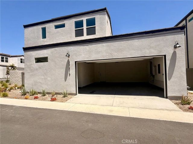27415 Creekwood Lane, Valencia, CA 91381