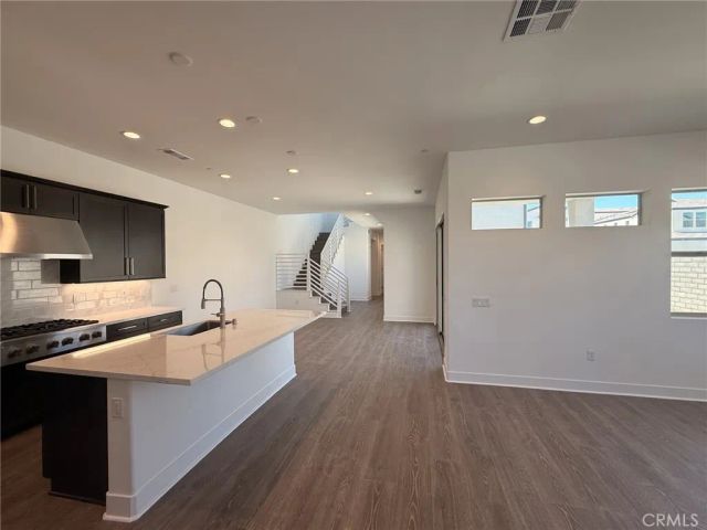 27415 Creekwood Lane, Valencia, CA 91381