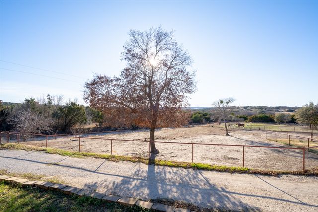 845 County Road 124, Stephenville, TX 76401