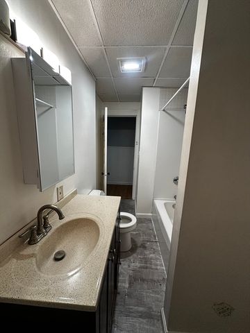 5 Sterling St 1, Worcester, MA 01610