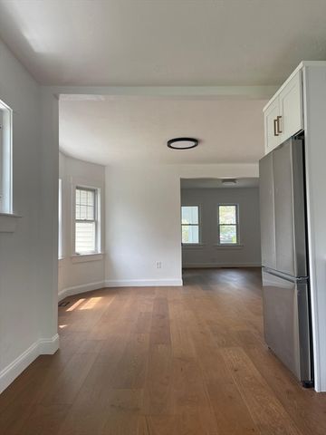 17 Sunnybank Ave, Rockland, MA 02370