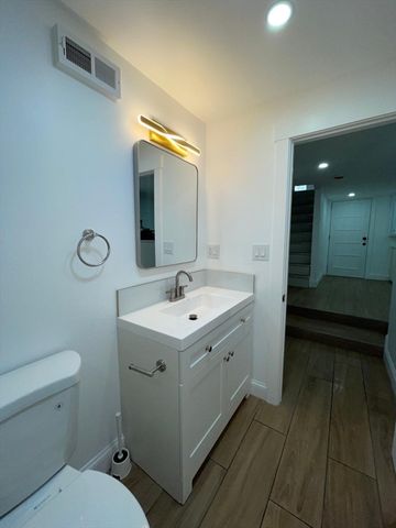 17 Sunnybank Ave, Rockland, MA 02370