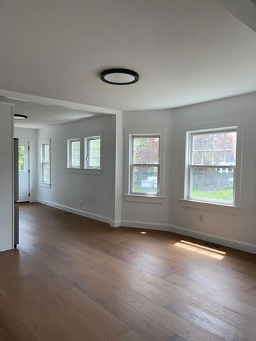 17 Sunnybank Ave, Rockland, MA 02370