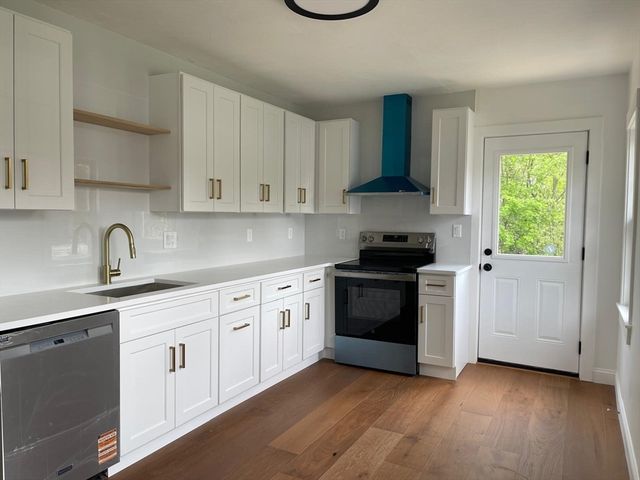 17 Sunnybank Ave, Rockland, MA 02370