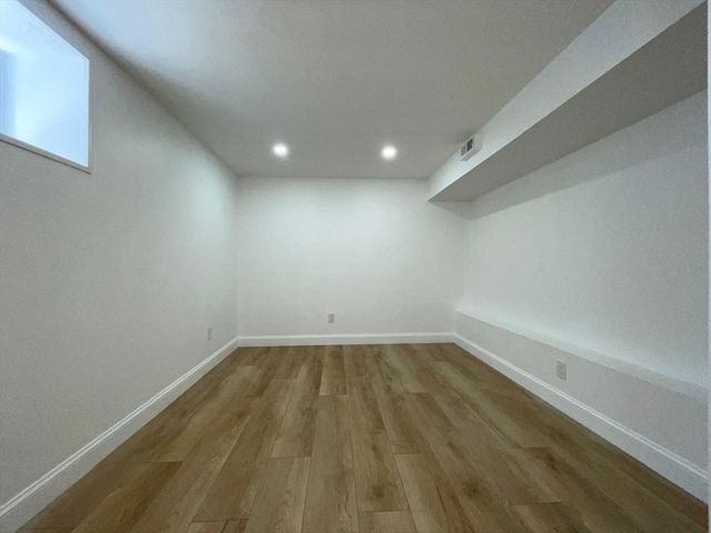 17 Sunnybank Ave, Rockland, MA 02370
