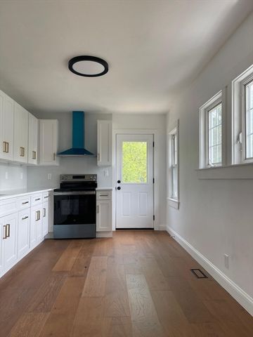 17 Sunnybank Ave, Rockland, MA 02370