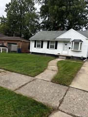 1952 Moran Avenue, Lincoln Park, MI 48146