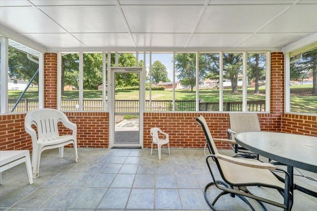 6737 Stonington RD, Roanoke, VA 24019