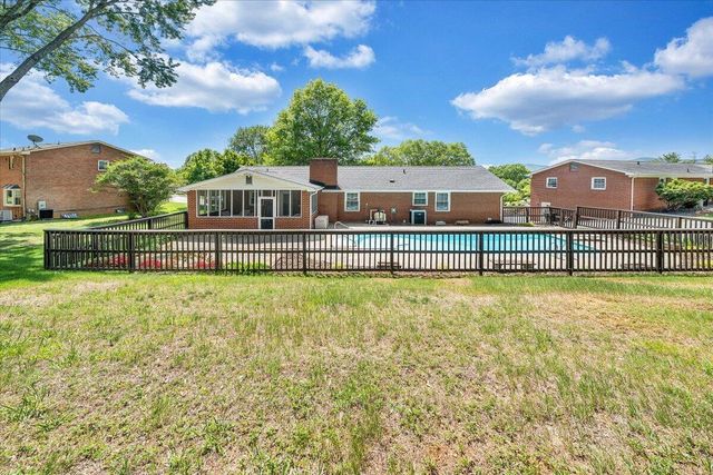 6737 Stonington RD, Roanoke, VA 24019