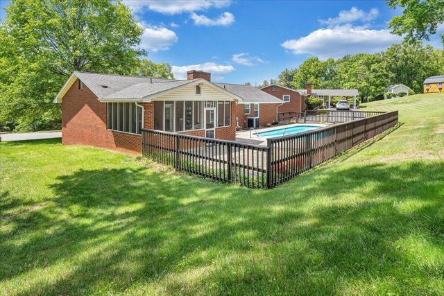 6737 Stonington RD, Roanoke, VA 24019