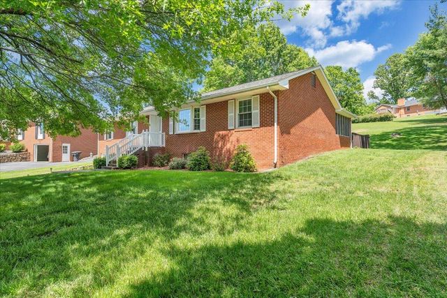 6737 Stonington RD, Roanoke, VA 24019