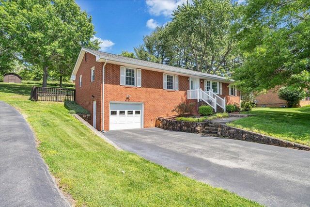6737 Stonington RD, Roanoke, VA 24019