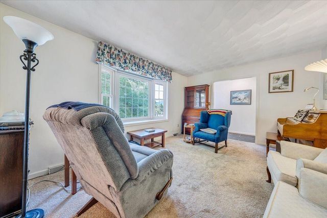 6737 Stonington RD, Roanoke, VA 24019