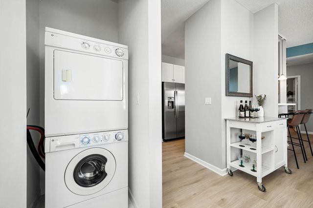 3707 Grand Way 412, Saint Louis Park, MN 55416