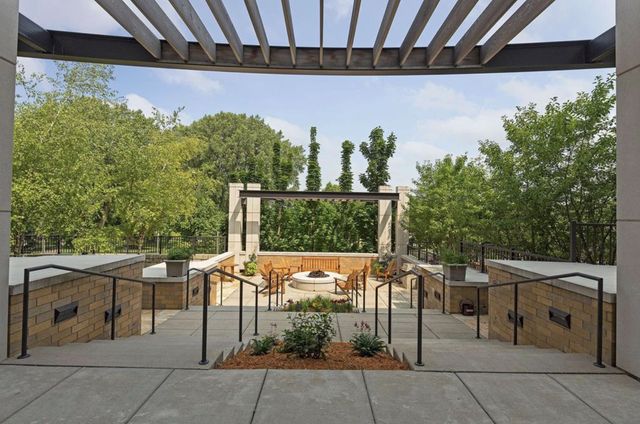 3707 Grand Way 412, Saint Louis Park, MN 55416