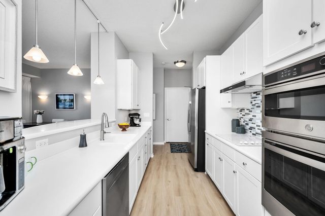 3707 Grand Way 412, Saint Louis Park, MN 55416