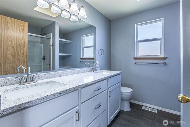 8935 SE Chatham Court SE, Olympia, WA 98513