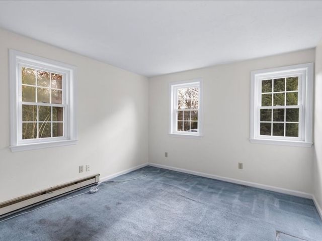 32 Willington Ave, Barnstable, MA 02648