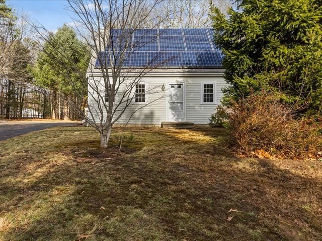 32 Willington Ave, Barnstable, MA 02648