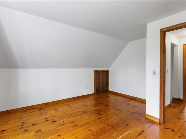 32 Willington Ave, Barnstable, MA 02648