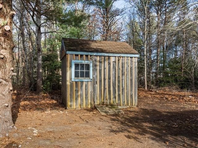 32 Willington Ave, Barnstable, MA 02648