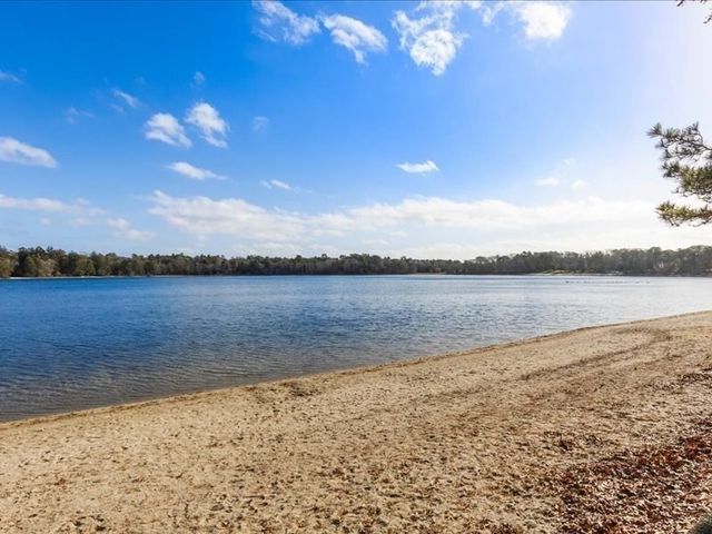 32 Willington Ave, Barnstable, MA 02648