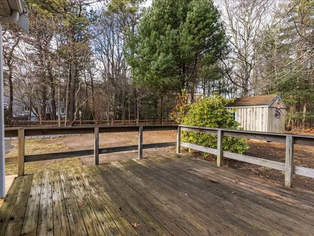 32 Willington Ave, Barnstable, MA 02648