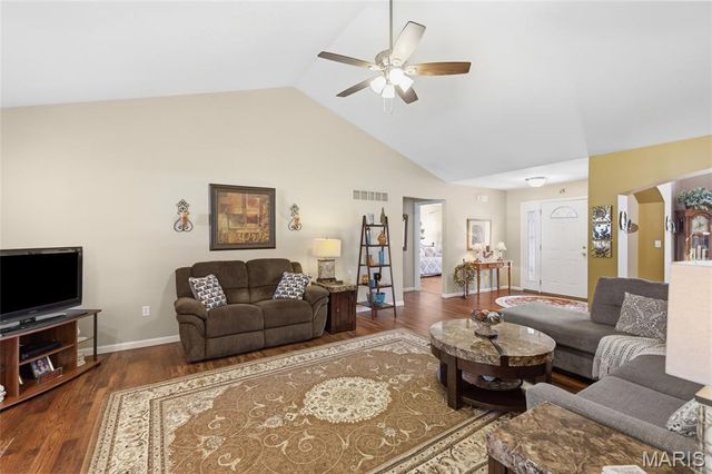 9727 Round Table Court, Hillsboro, MO 63050