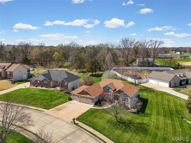 9727 Round Table Court, Hillsboro, MO 63050