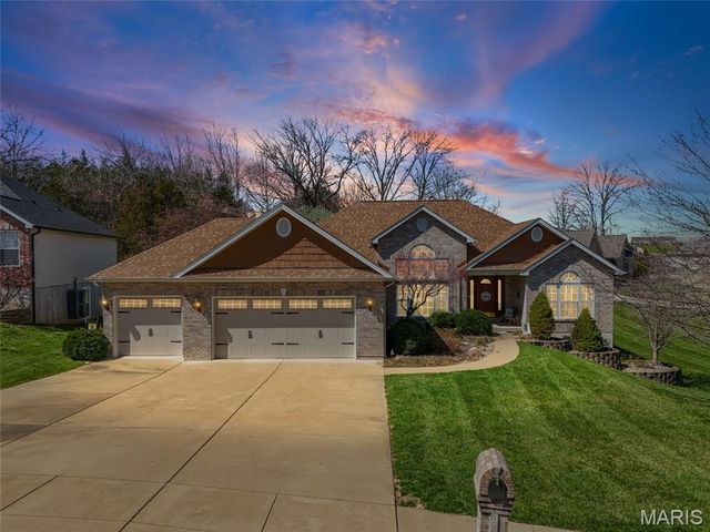 9727 Round Table Court, Hillsboro, MO 63050
