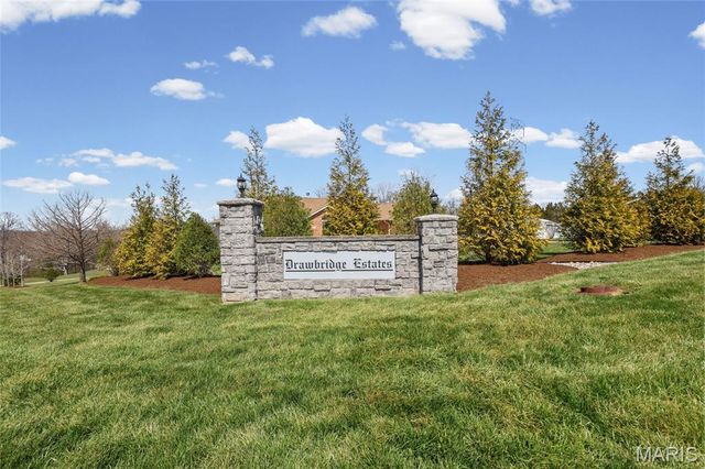 9727 Round Table Court, Hillsboro, MO 63050