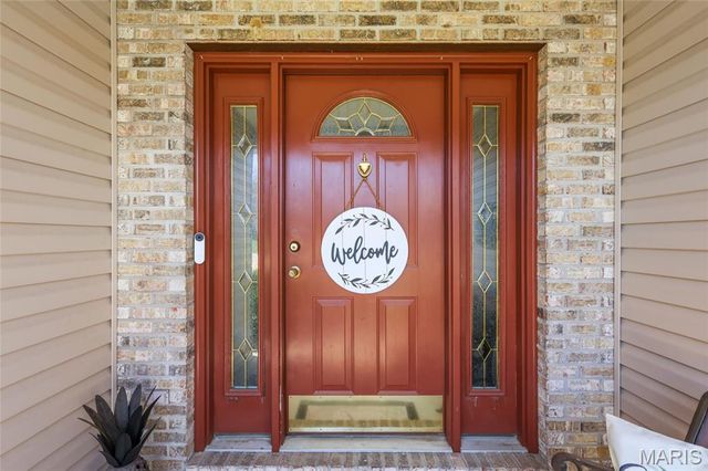 9727 Round Table Court, Hillsboro, MO 63050