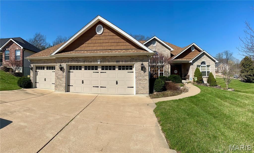 9727 Round Table Court, Hillsboro, MO 63050