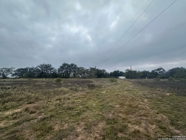 1150 County Road 765, Moore, TX 78057