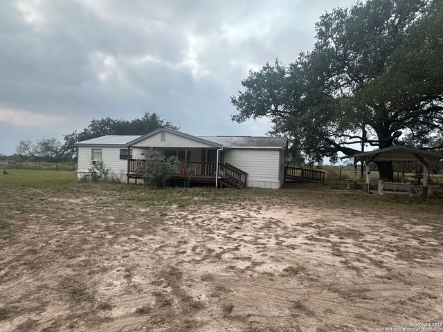 1150 County Road 765, Moore, TX 78057