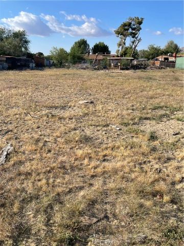 17244 Newmont Ave, Lancaster, CA 93535