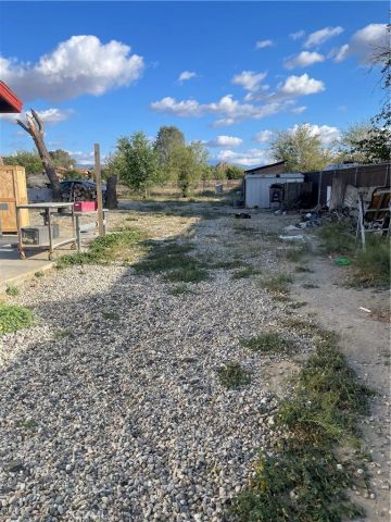17244 Newmont Ave, Lancaster, CA 93535