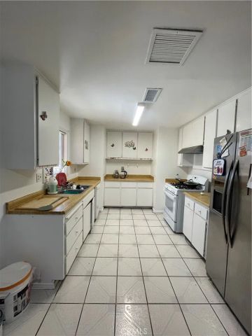 17244 Newmont Ave, Lancaster, CA 93535