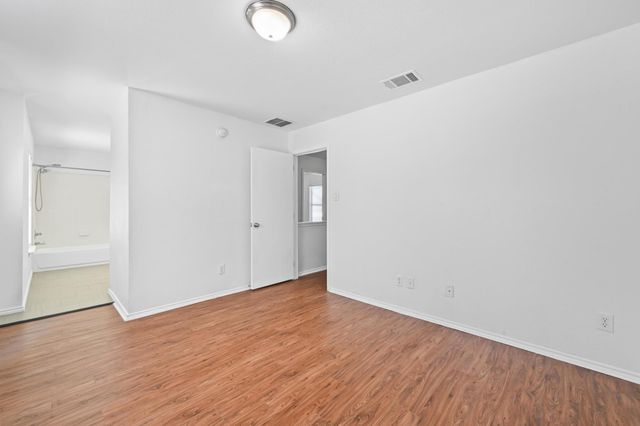 13520 Alysheba DR, Del Valle, TX 78617