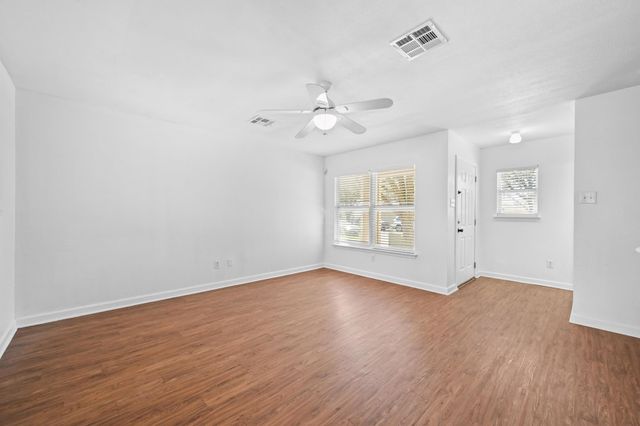 13520 Alysheba DR, Del Valle, TX 78617