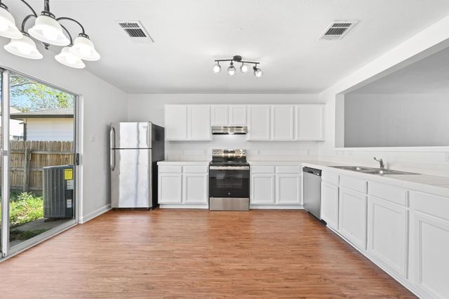 13520 Alysheba DR, Del Valle, TX 78617