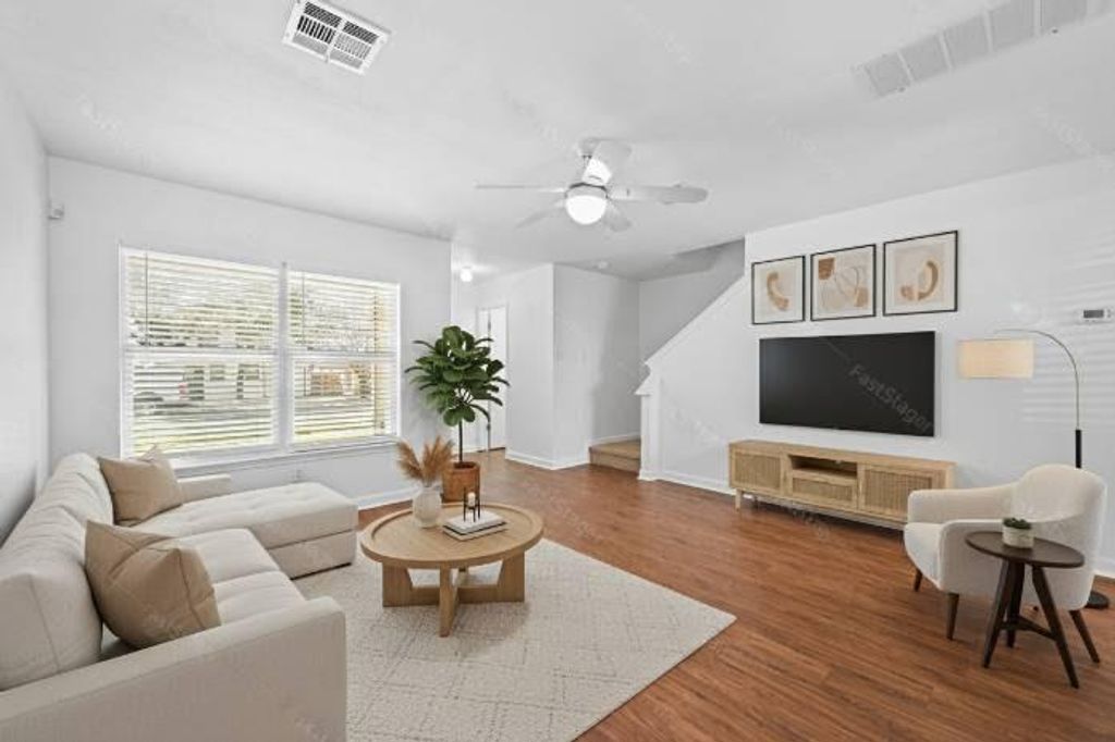 13520 Alysheba DR, Del Valle, TX 78617