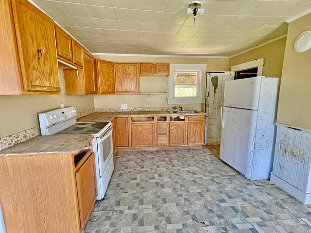 909 Washington Street, Stewartstown, NH 03576