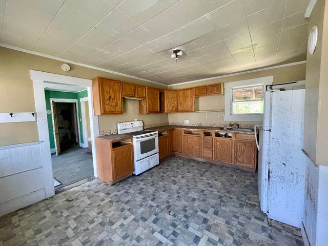 909 Washington Street, Stewartstown, NH 03576